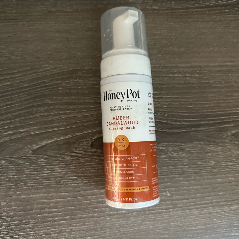 The Honey Pot Amber Sandalwood Foaming Wash Full Size